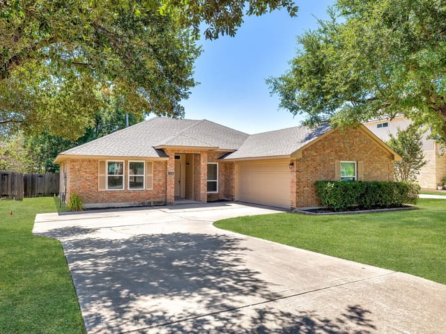 1216 Heppner DR