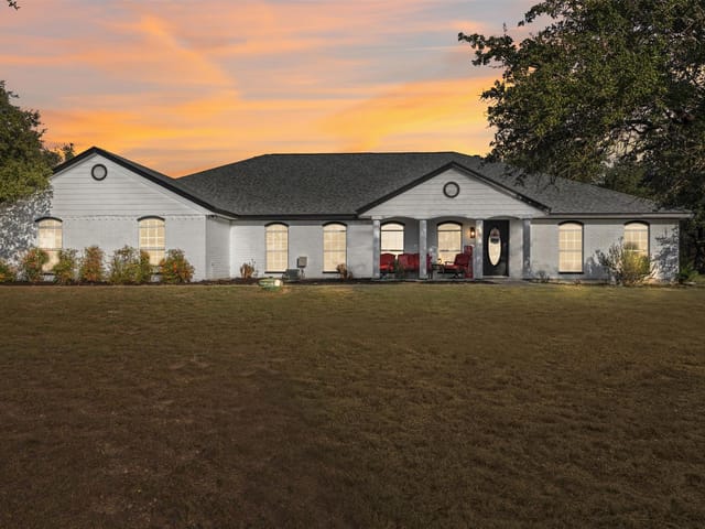 1216  Honeysuckle Dr
