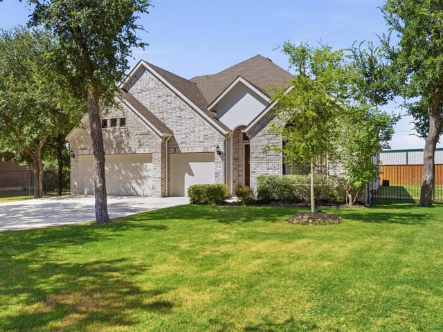 1216 Scenic Oaks DR