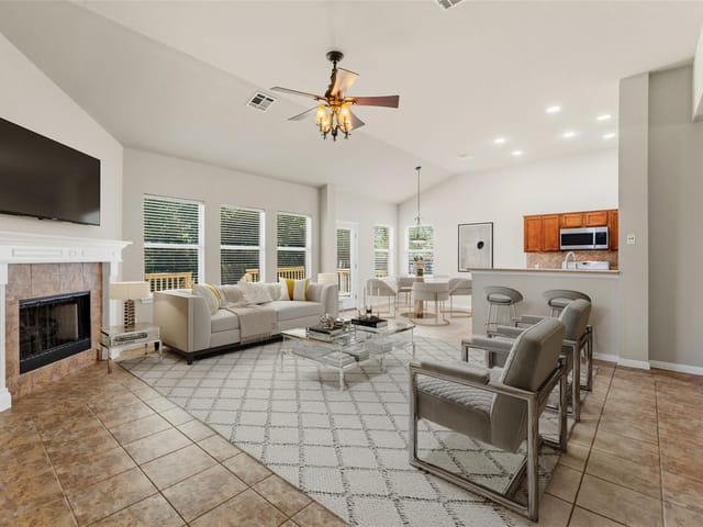 1216 Willowbrook DR