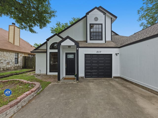 1217 Orchard Park Cir