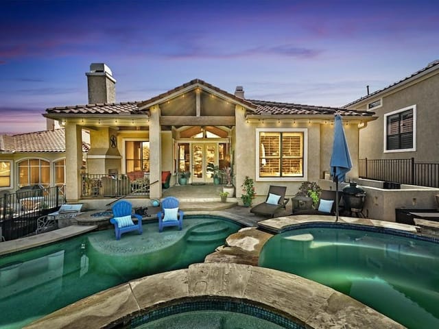 122 Desert Forest Ct