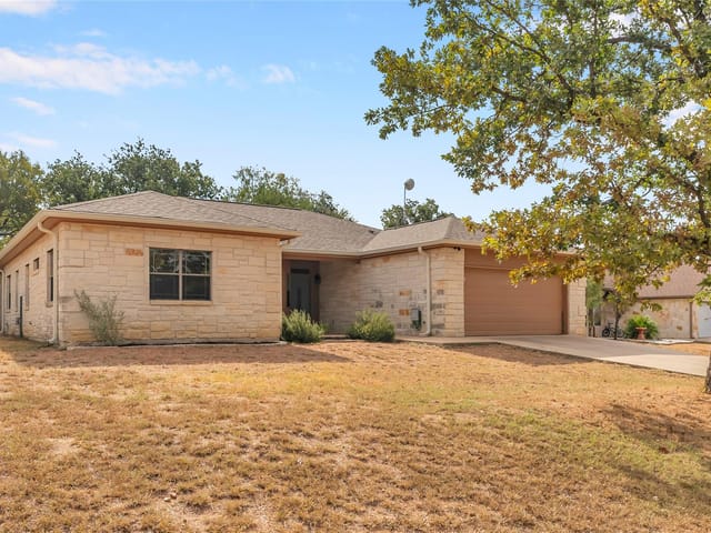 122 Eagle Point Dr