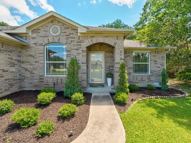 122 Litton LN
