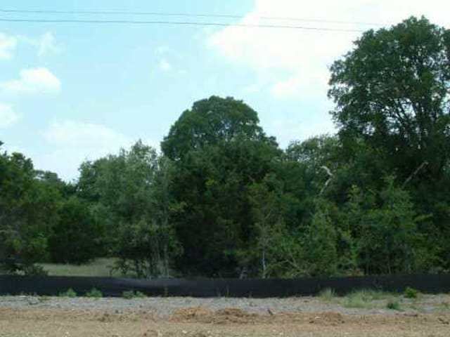 122 Stable Oaks DR