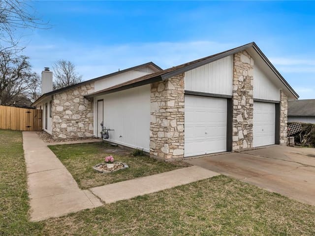 1220 Tartan Ln