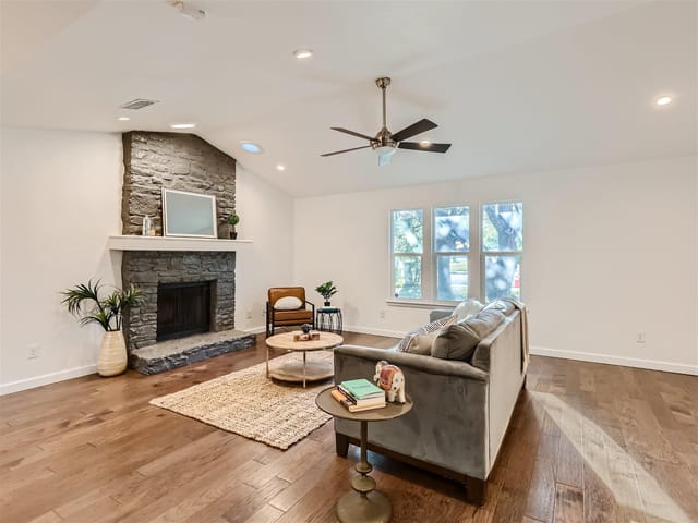 12201 Cabana Ln