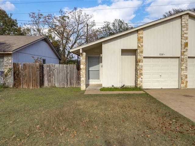 12207 Dundee Dr