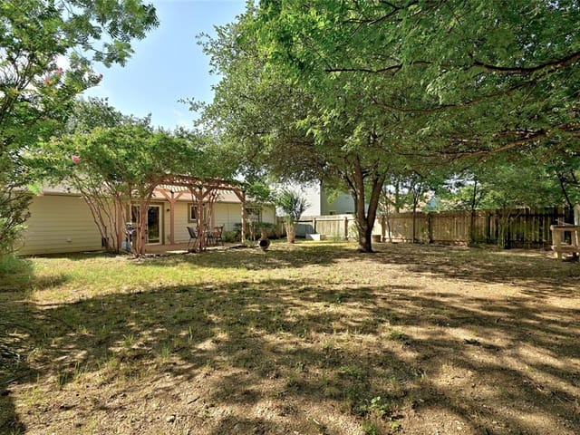 12208 Donington Dr