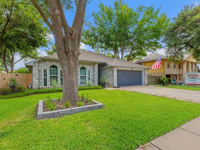 1221 Bell Rock CIR