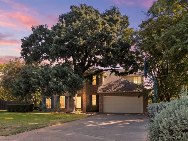 1221 Thistle TRL