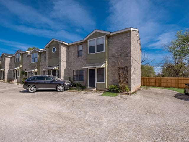 1221 W Hopkins St Unit #16