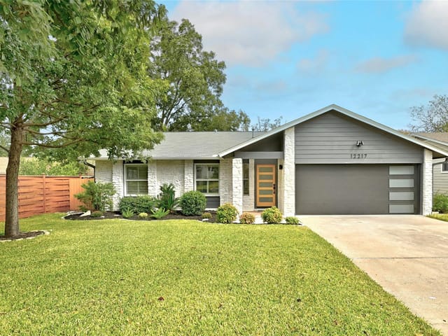 12217 Arrowwood Dr