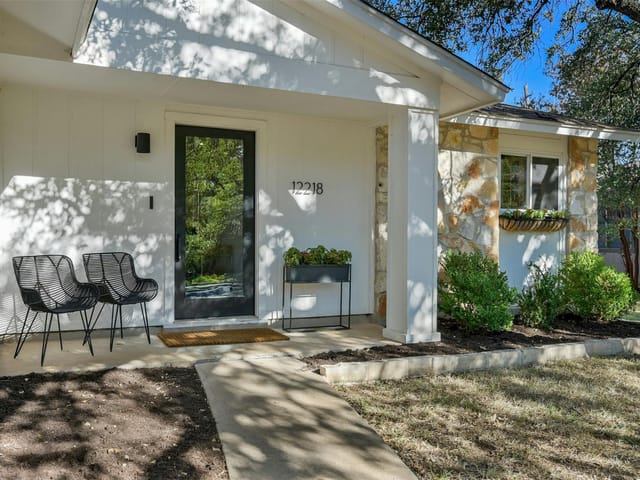 12218 Grimsley Dr