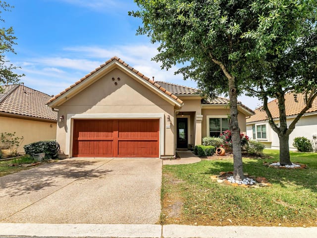 12221 Fairway Cv