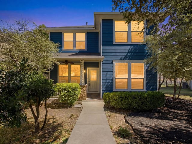 1223 Peyton PL