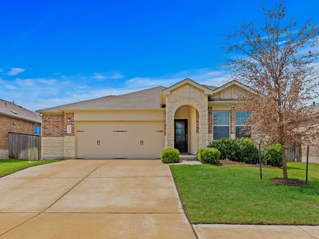 1228 Matt Ln