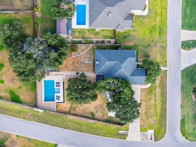 123 Archstone LOOP