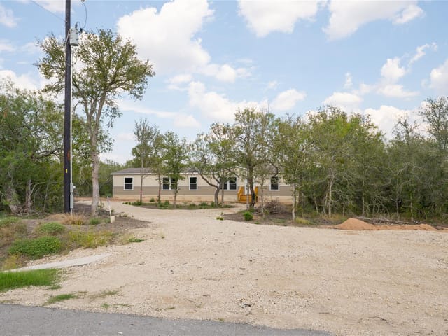123 Baylen Clifton Ln