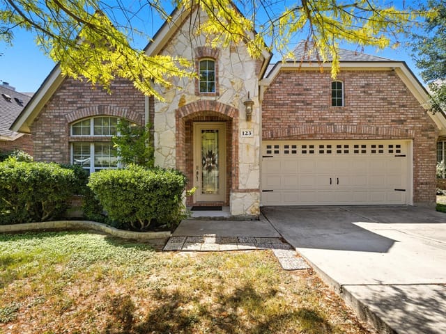 123 Justin Leonard Dr