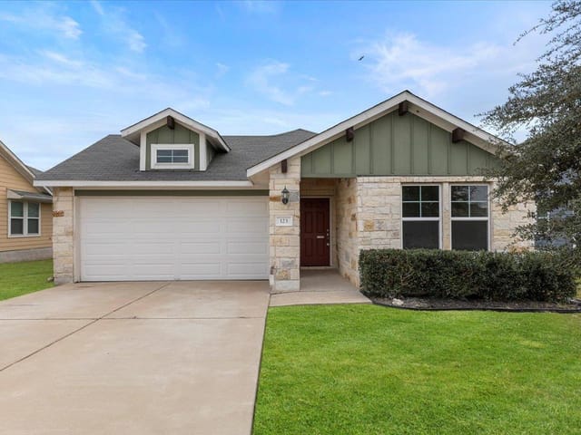 123 Saranac Dr