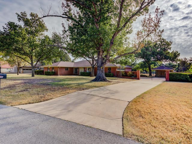 12301 W Cow Path