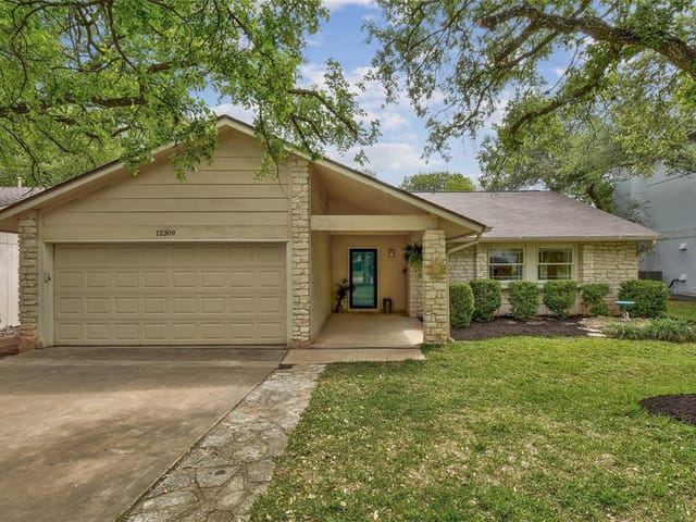 12309 Wycliff Ln