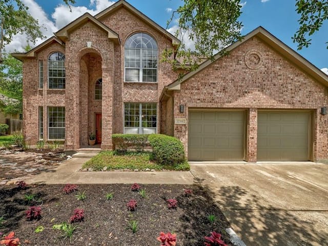 12316 Pleasant Hill CT