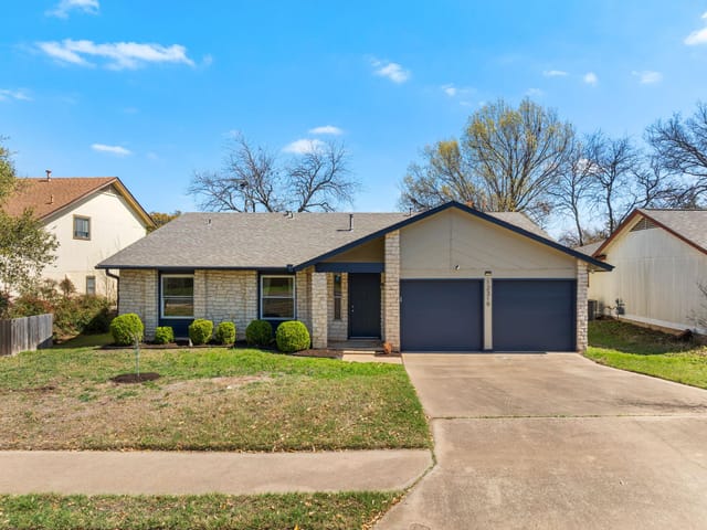 12319 Wycliff LN