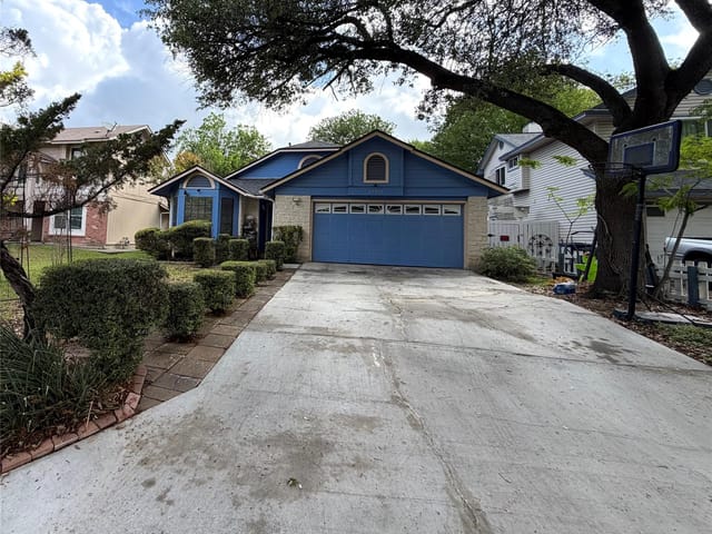 12321 Yarmont Way