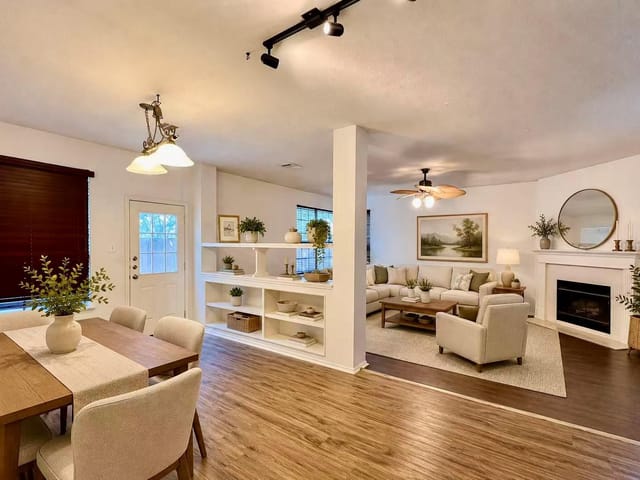 1235 Blackthorn DR