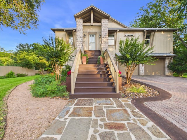 1238 Sleepy Hollow LN