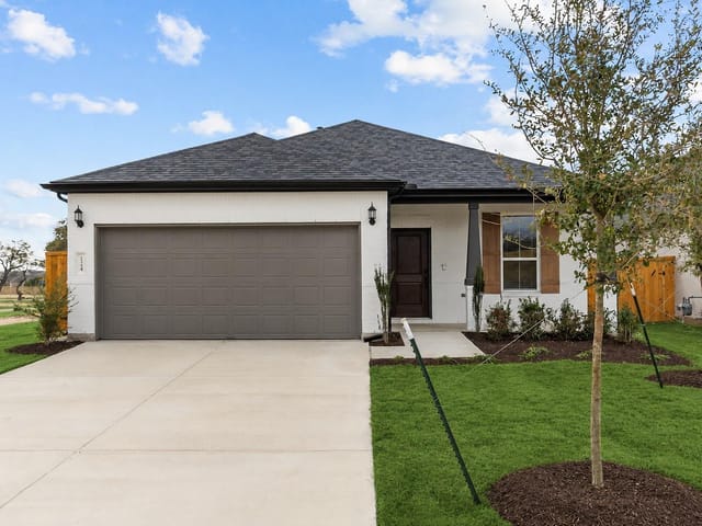 124 Adlai Ave