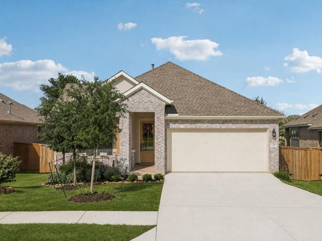 124 FOUNTAIN GRASS DR