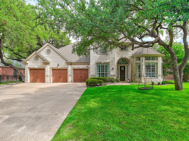 124 Hazeltine DR