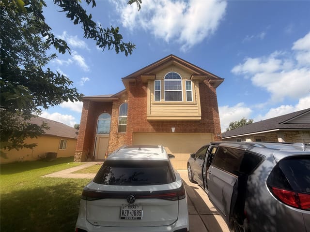 124 Langtry LN