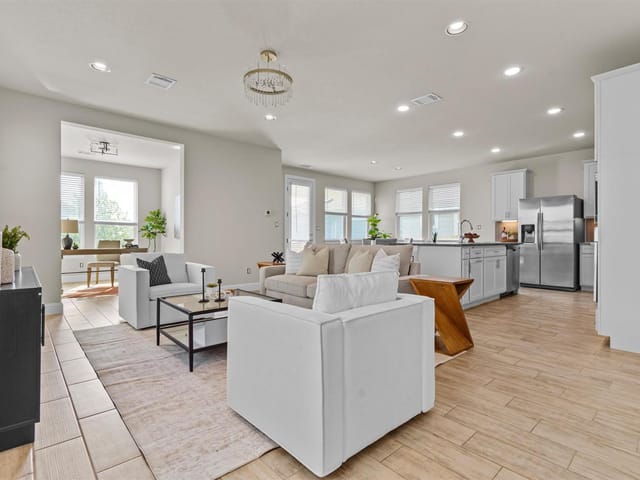 124 Oakstone DR