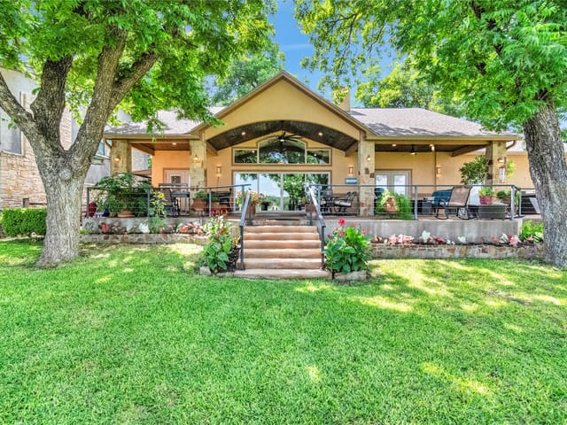 124 Riverbend Lane