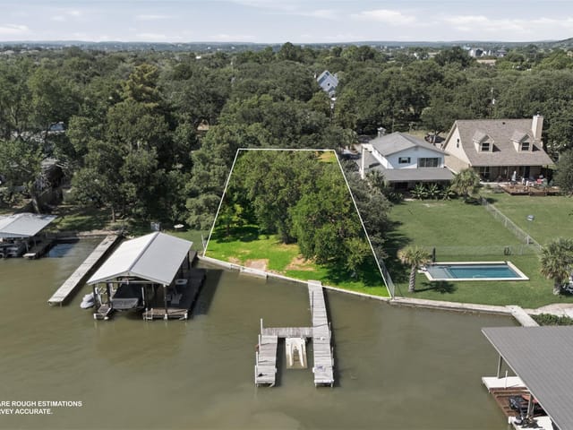 124 S Shorewood DR