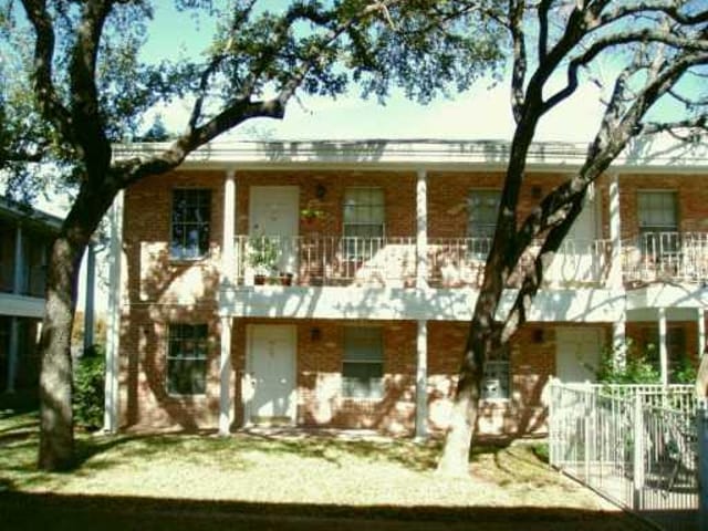 1240 BARTON HILLS Dr Unit #107