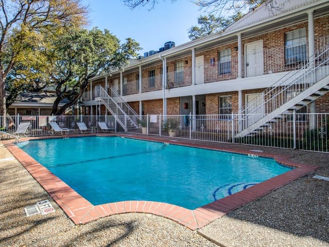 1240 Barton Hills Dr Unit #202