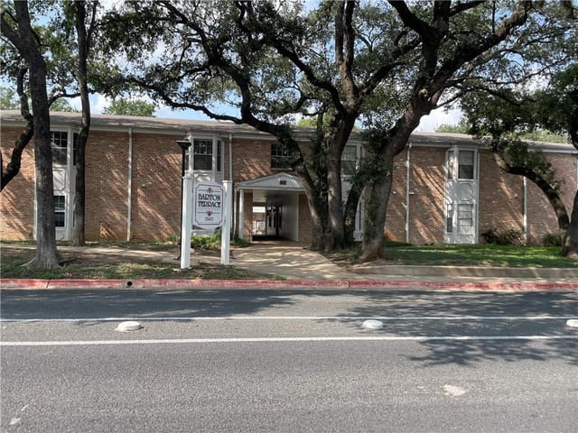 1240 Barton Hills Dr Unit #206