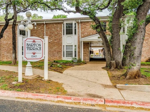 1240 Barton Hills Dr Unit #209