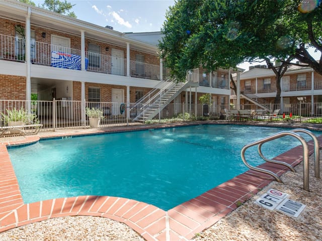 1240 Barton Hills Dr Unit #220