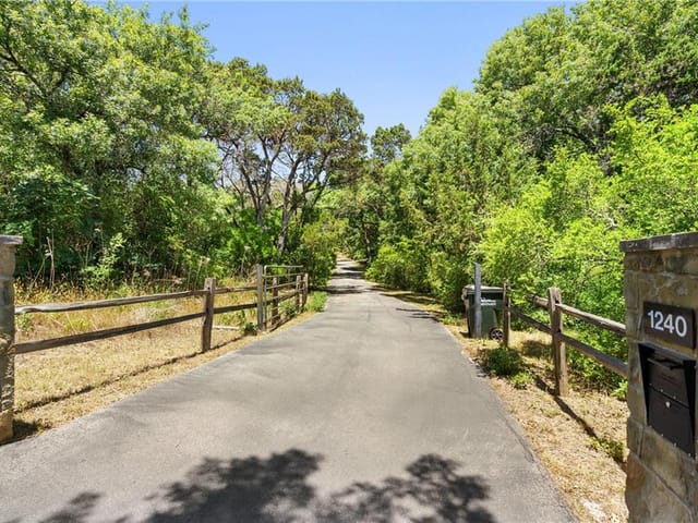 1240 Yaupon Valley Rd