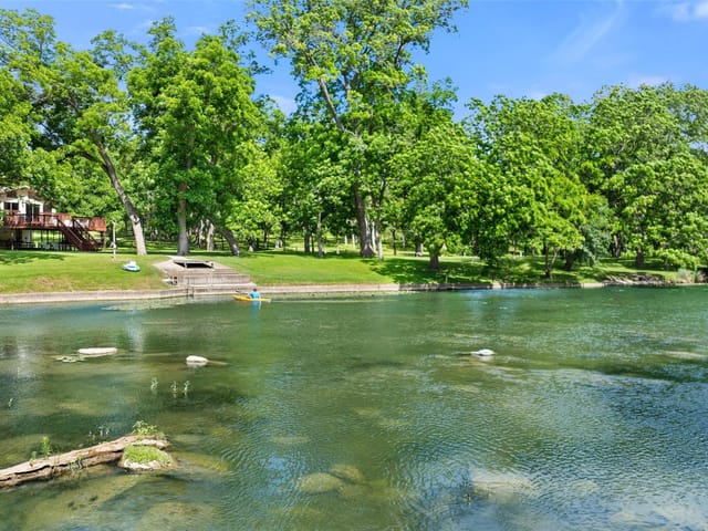 1242 Ervendberg Ave Unit #Lot 4