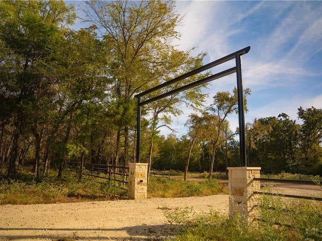 12424 Red Hill RD