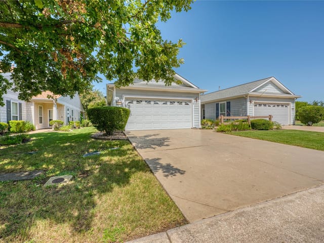 125 Dickens CIR