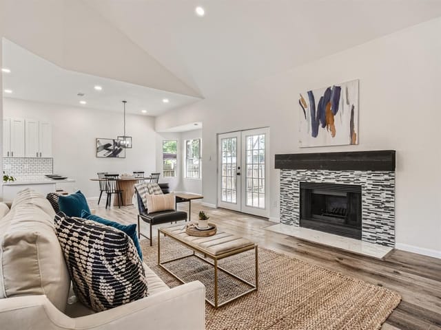 12503 Hunters Chase Dr