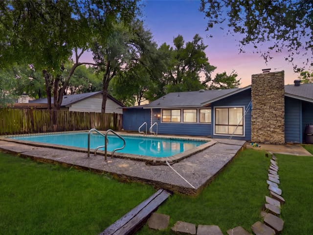 12505 Parkland DR